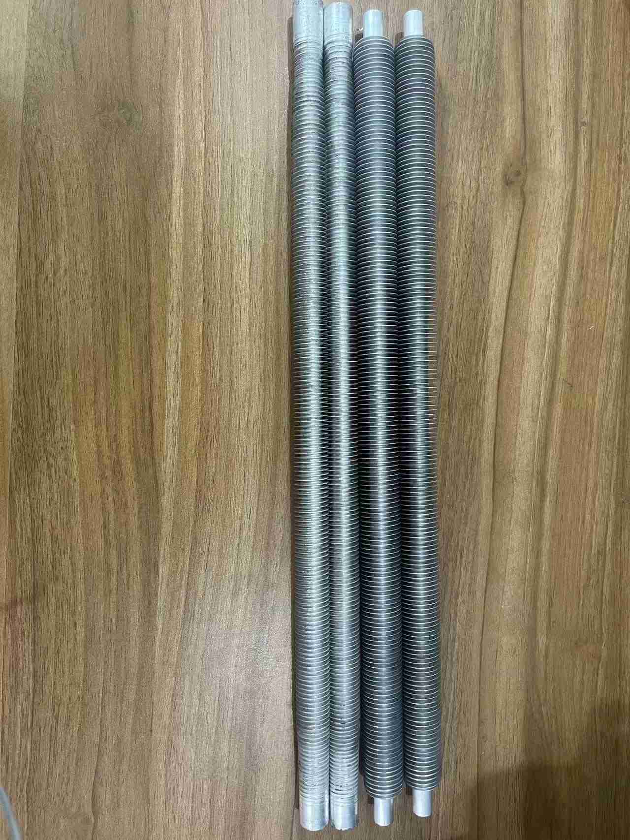 Aluminijasta rebrasta cev za hladilnik olja